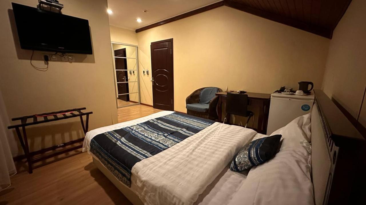 Tian-Shan Hotel Bisjkek Eksteriør bilde