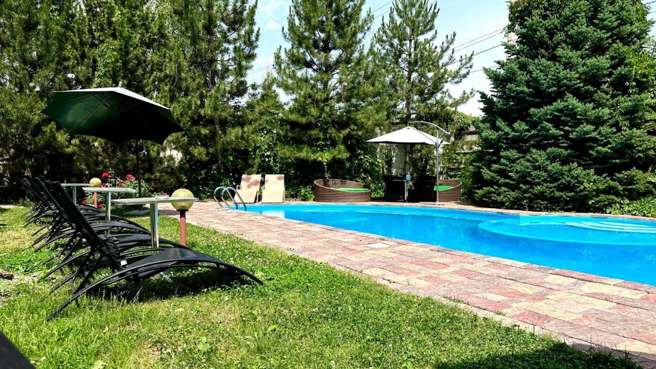 Tian-Shan Hotel Bisjkek Eksteriør bilde