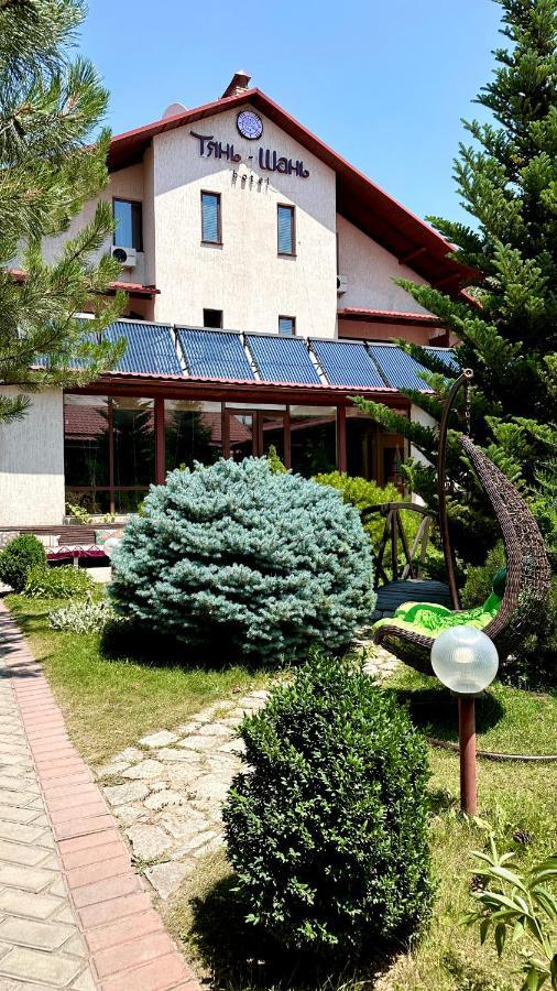 Tian-Shan Hotel Bisjkek Eksteriør bilde