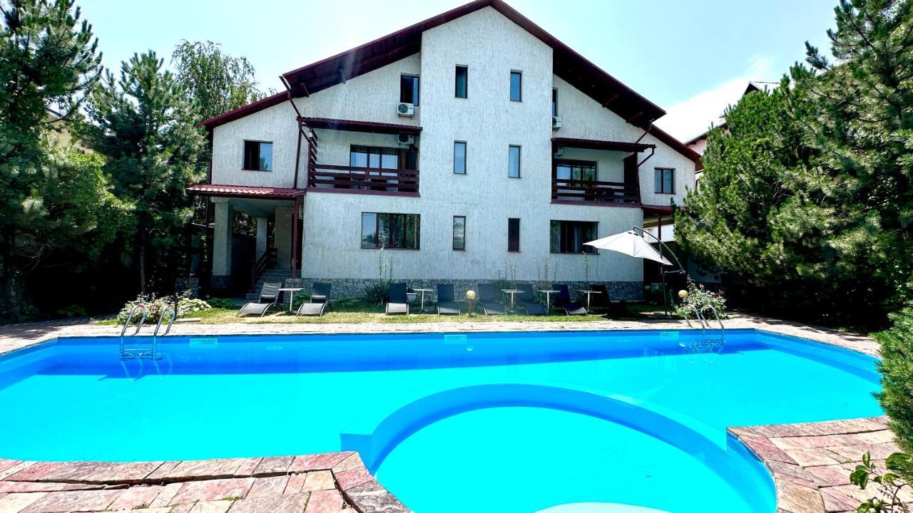 Tian-Shan Hotel Bisjkek Eksteriør bilde