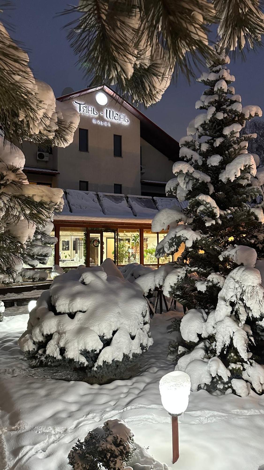 Tian-Shan Hotel Bisjkek Eksteriør bilde