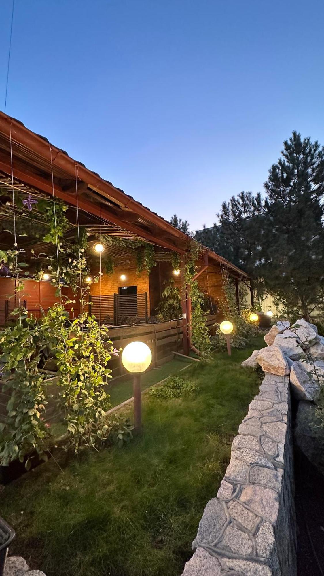 Tian-Shan Hotel Bisjkek Eksteriør bilde