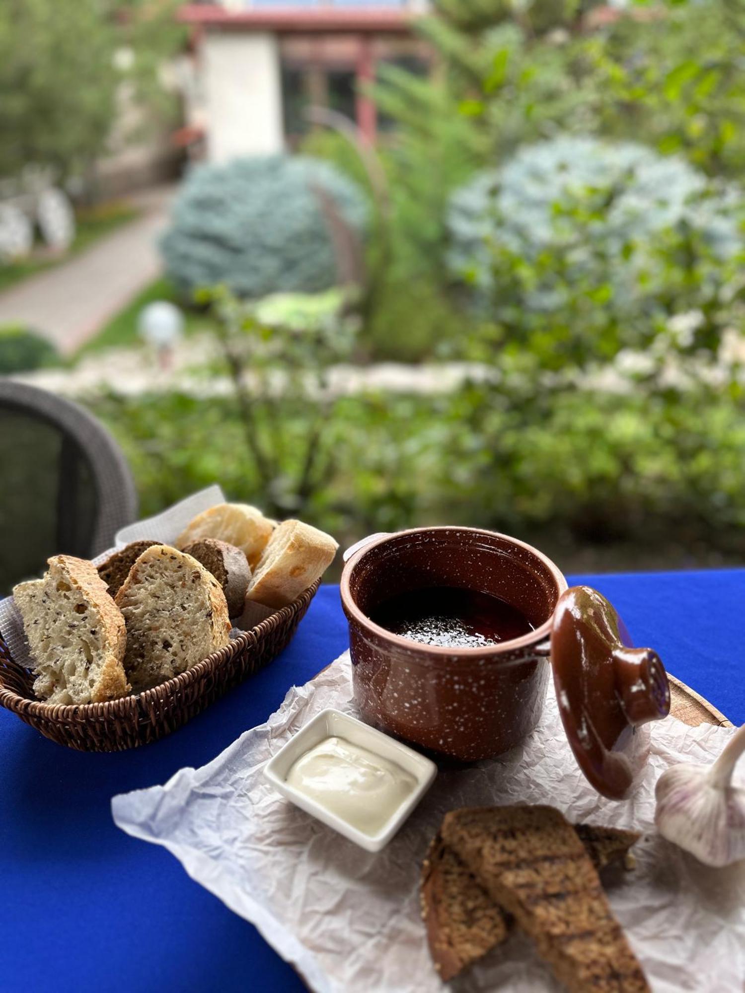 Tian-Shan Hotel Bisjkek Eksteriør bilde