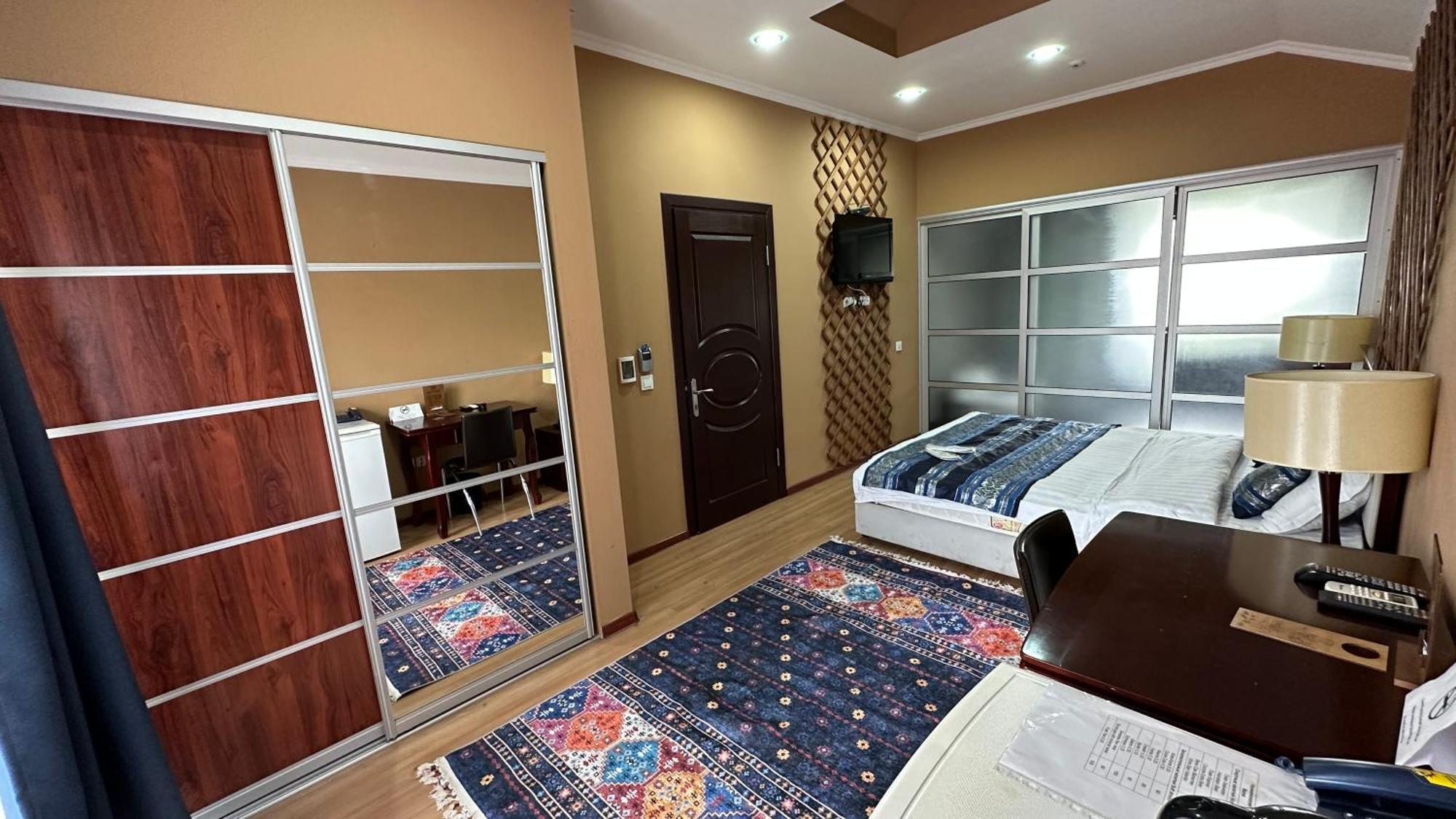 Tian-Shan Hotel Bisjkek Eksteriør bilde
