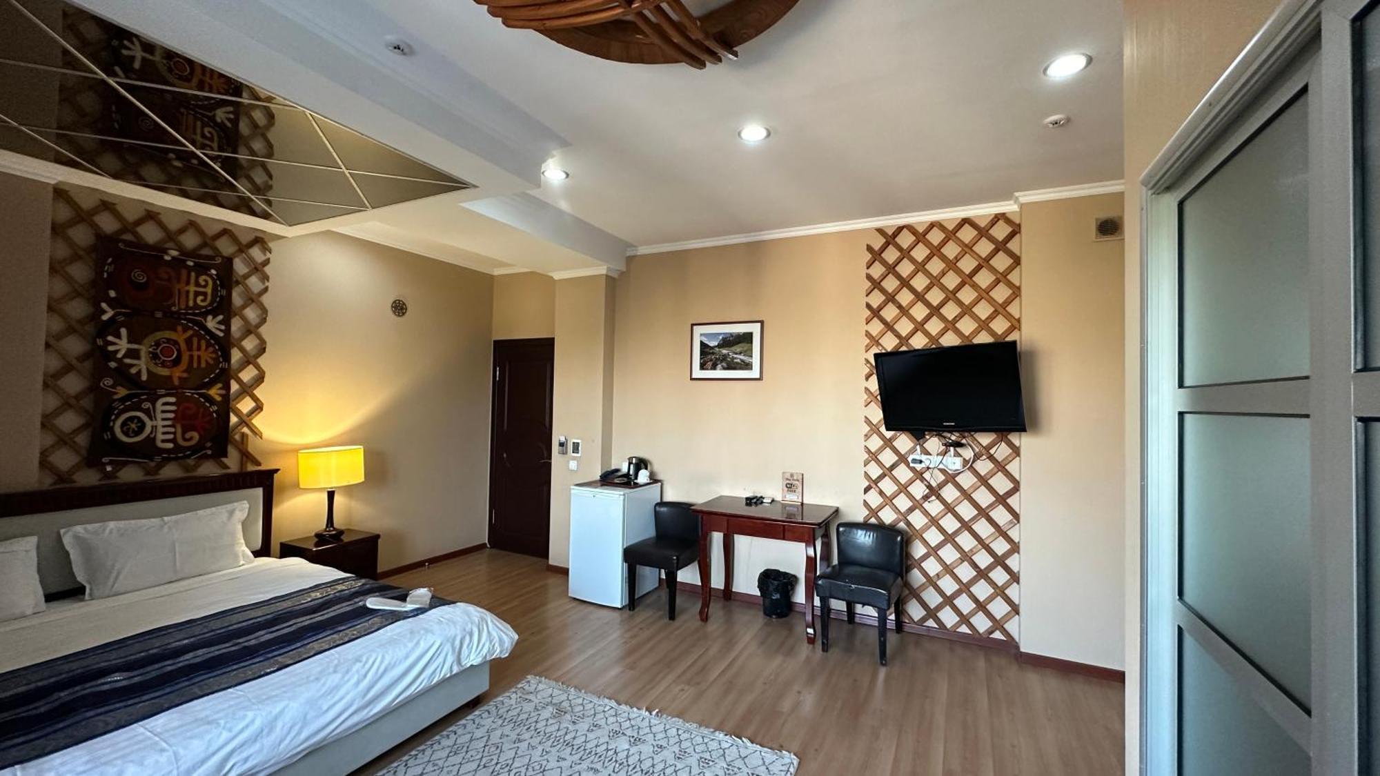 Tian-Shan Hotel Bisjkek Eksteriør bilde