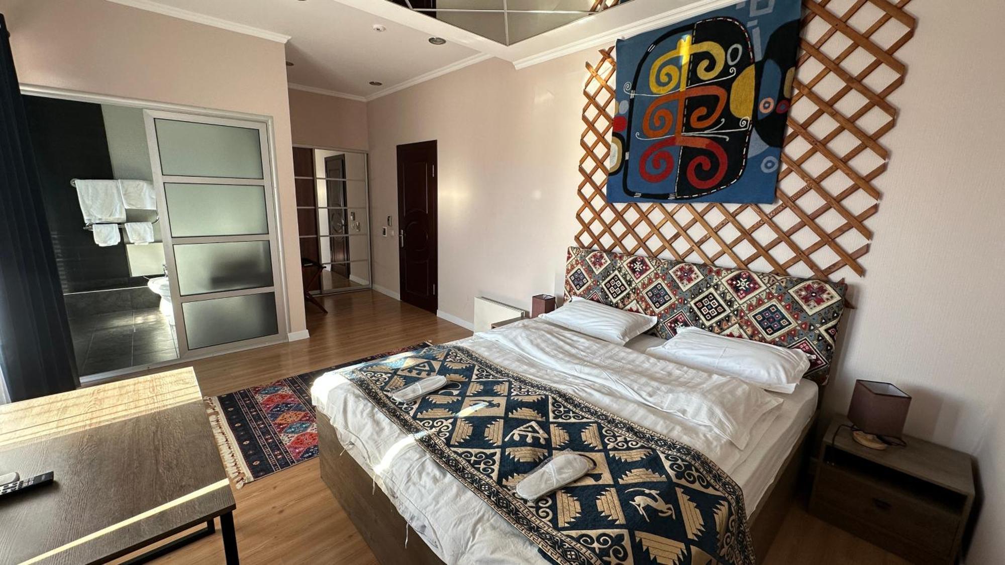 Tian-Shan Hotel Bisjkek Eksteriør bilde