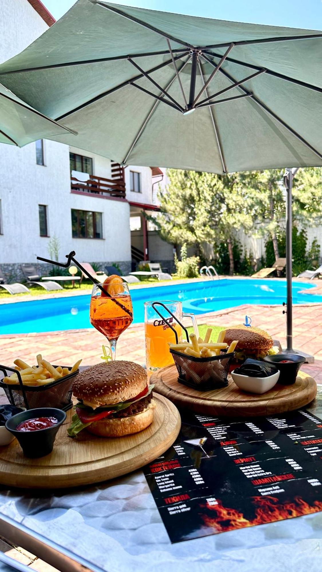 Tian-Shan Hotel Bisjkek Eksteriør bilde