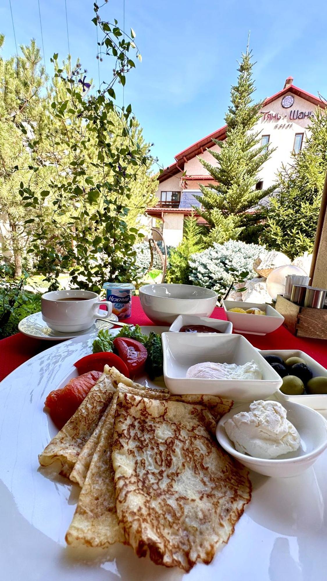 Tian-Shan Hotel Bisjkek Eksteriør bilde
