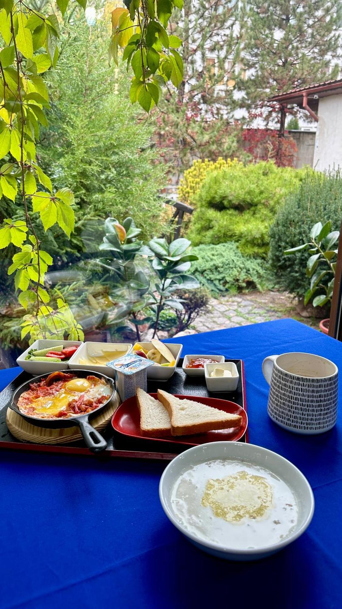 Tian-Shan Hotel Bisjkek Eksteriør bilde