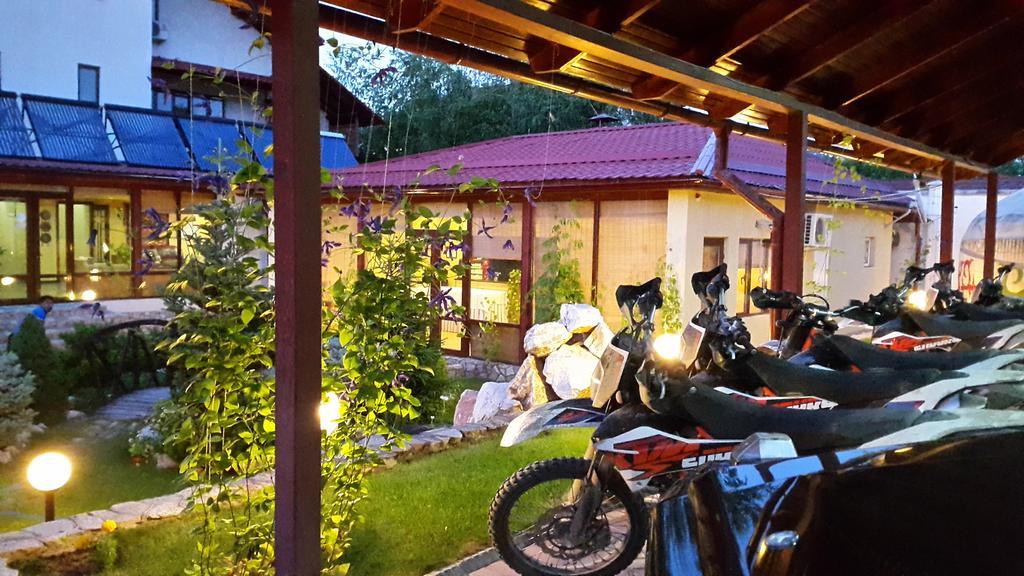 Tian-Shan Hotel Bisjkek Eksteriør bilde