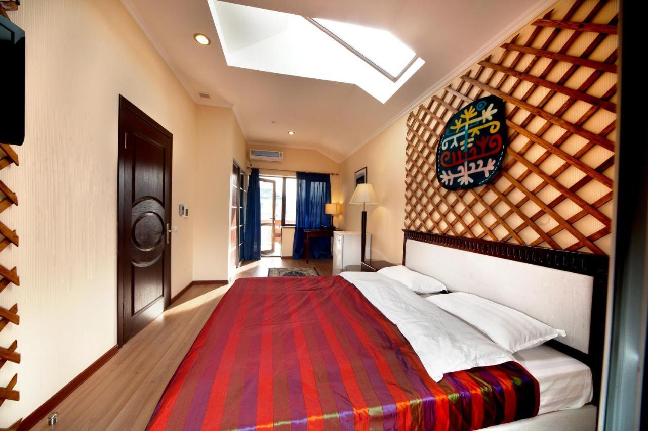 Tian-Shan Hotel Bisjkek Eksteriør bilde